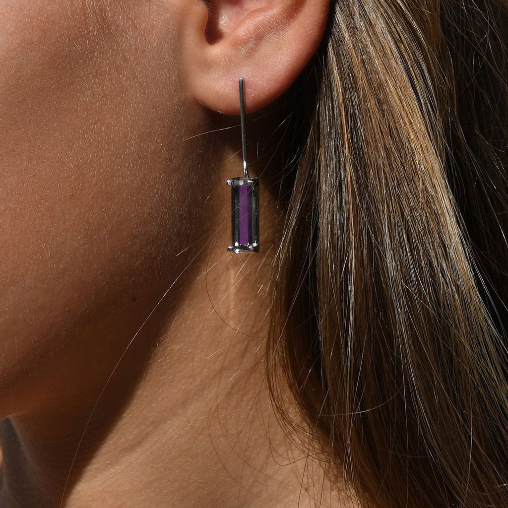 Boucles D’Oreilles En Or Blanc 18 Carats – Avec Améthystes Et Diamants, Style Élégant