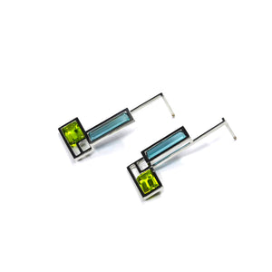 BOUCLES D'OREILLES EQUATION DAWN, indigolites et péridots sur or blanc 18 carats