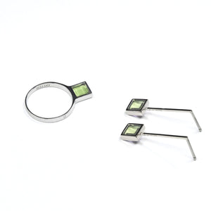 BOUCLES D'OREILLES COLORE GREEN prasiolites sur or blanc 18 carats