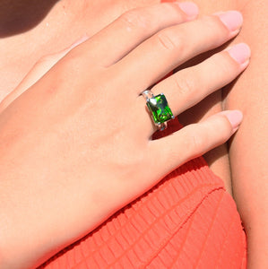 BAGUE ALHAMBRA, tourmaline Paraíba sur or blanc 18 carats