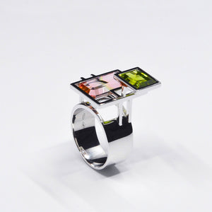 EQUATION PASTEL RING, pink tourmaline and peridot in 18 K white gold