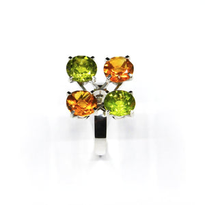BAGUE FLORE AUTOMNE, péridots et citrines sur or blanc 18 carats