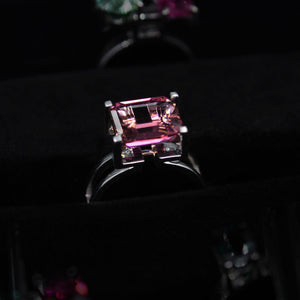 BAGUE ALHAMBRA ROSE, tourmaline sur or blanc 18 carats