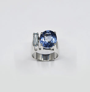 AME BLEUE RING, ceylon sapphire and aquamarine in 18 K white gold